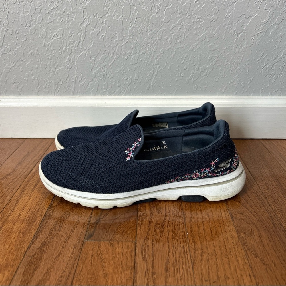 Skechers Go Walk 5 Walking Shoes Slip On Sneakers Women’s Size 10 Navy Blue